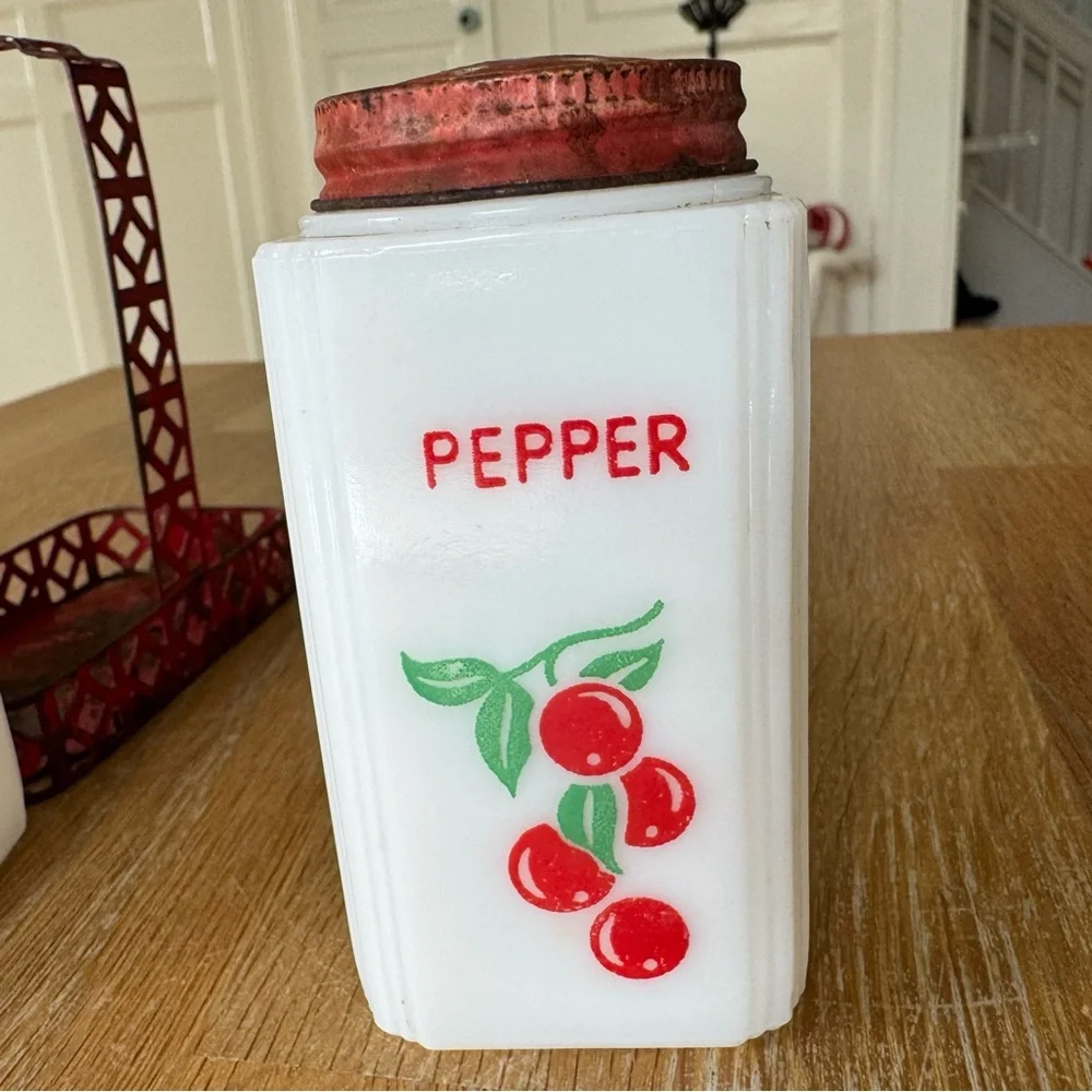 🍒 McKee Tipp City Milk Glass Cherry S&P Shakers |1930s-50s | HTF - Picture 5 of 8